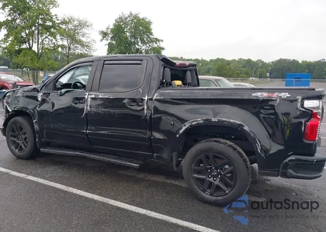 2022 Chevrolet Silverado 1500 4Wd Short Bed Custom/4Wd Standard Bed Custom z USA, uszkodzony, nr VIN 3GCPDBEKXNG652491